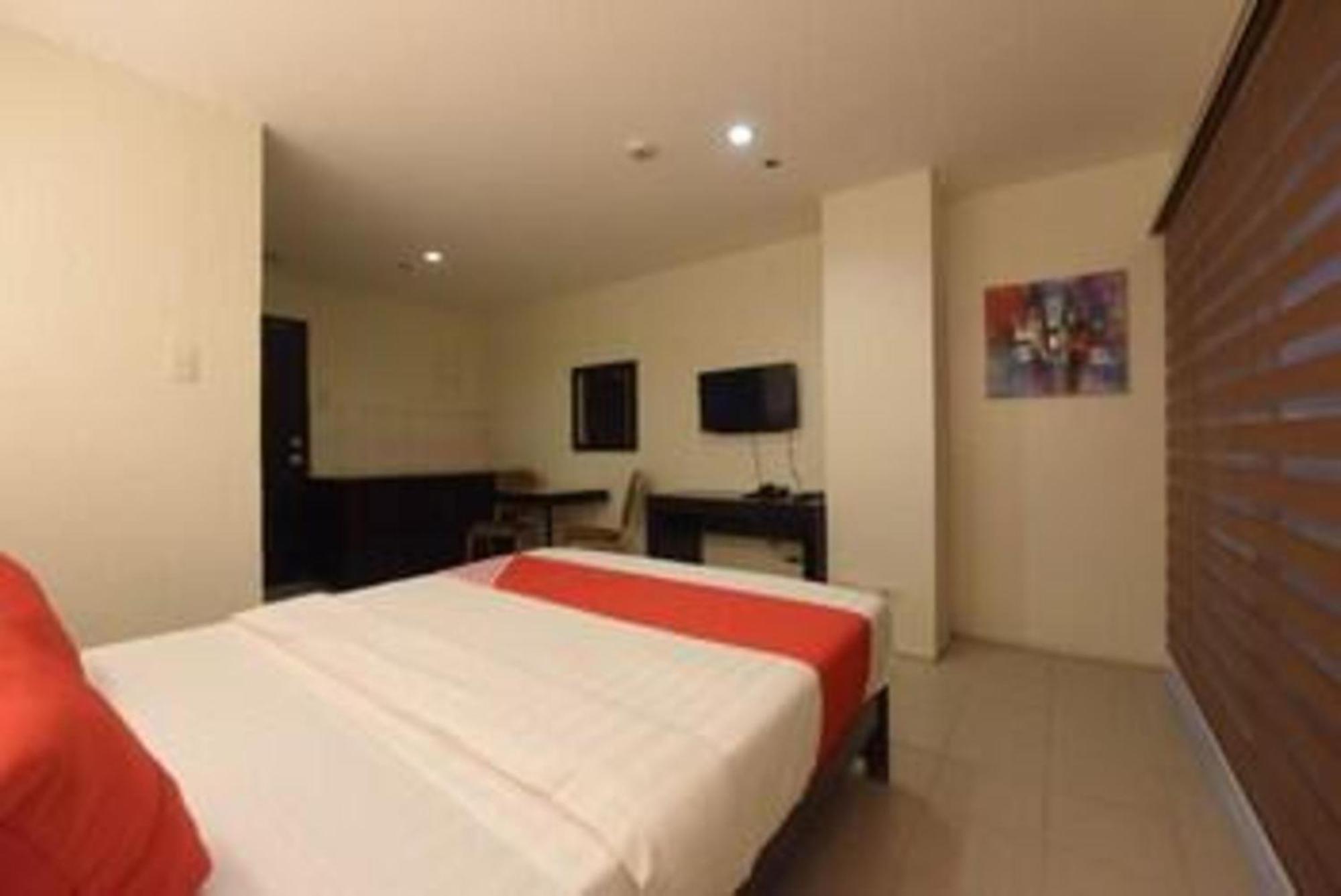 מלון קואזון סיטי Oyo 115 Northridge Mansions מראה חיצוני תמונה