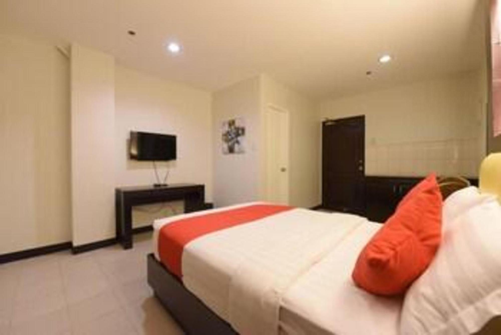 מלון קואזון סיטי Oyo 115 Northridge Mansions מראה חיצוני תמונה