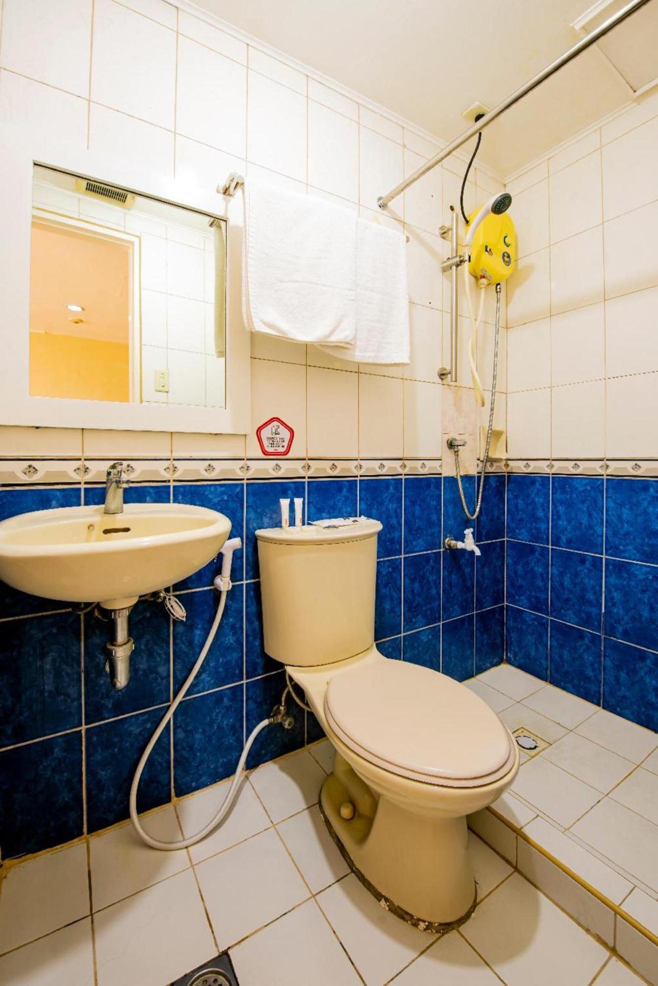 מלון קואזון סיטי Oyo 115 Northridge Mansions מראה חיצוני תמונה